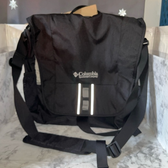 Columbia Seneca Messenger Bag Over The Shoulder Crossbody Travel Work School - Picture 1 of 7